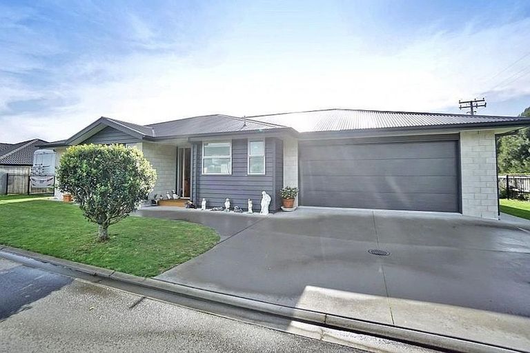 Photo of property in 14a No 2 Road, Te Puke, 3119