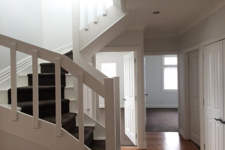 Photo of property in 465 East Coast Road, Murrays Bay, Auckland, 0630