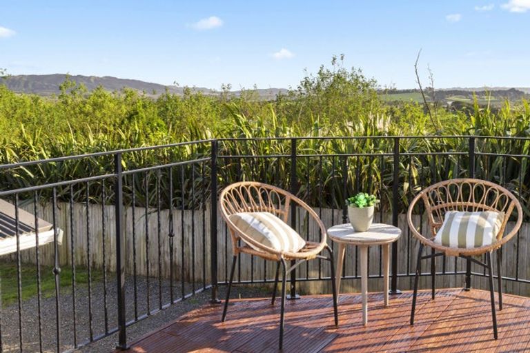 Photo of property in 51 Burrow Road, Pukekohe, 2120