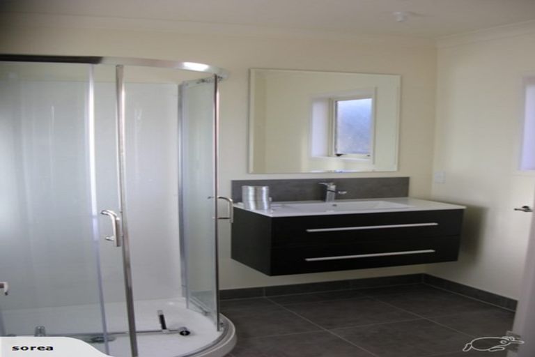 Photo of property in 27 Barry Curtis Place, Levin, 5510