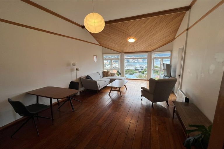 Photo of property in 5 Mcintyre Avenue, Mount Victoria, Wellington, 6011