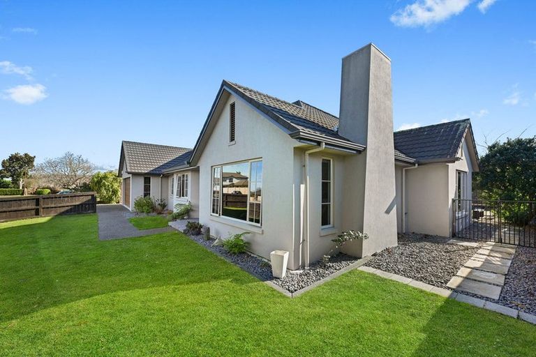 Photo of property in 6 Sovereign Place, Rototuna North, Hamilton, 3210