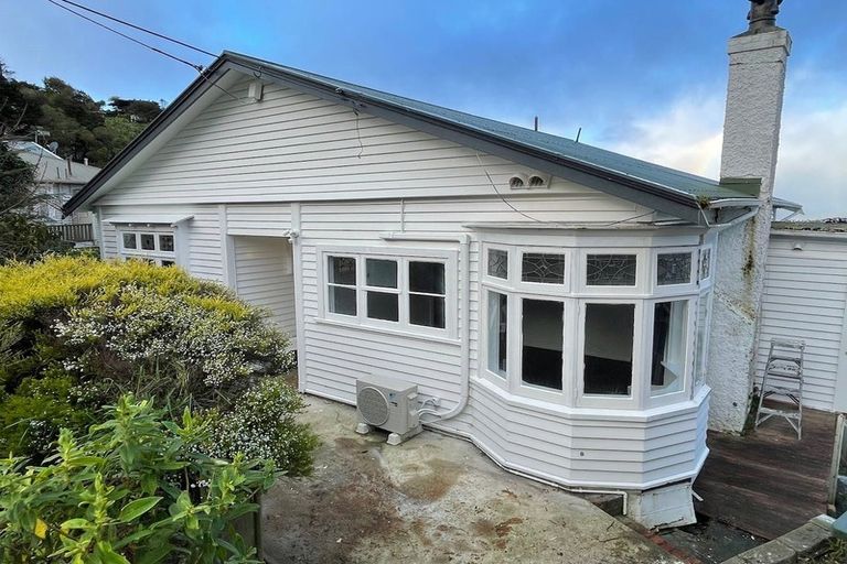 Photo of property in 11 Moffitt Street, Vogeltown, Wellington, 6021