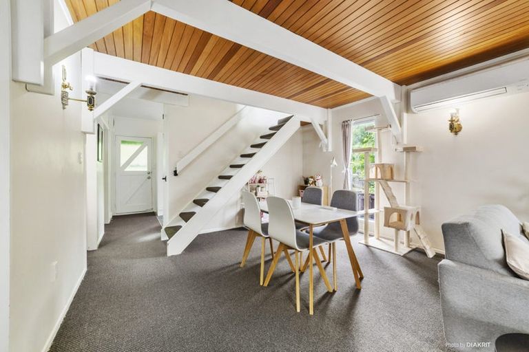 Photo of property in The Triangle, 5/33 Halswater Drive, Churton Park, Wellington, 6037