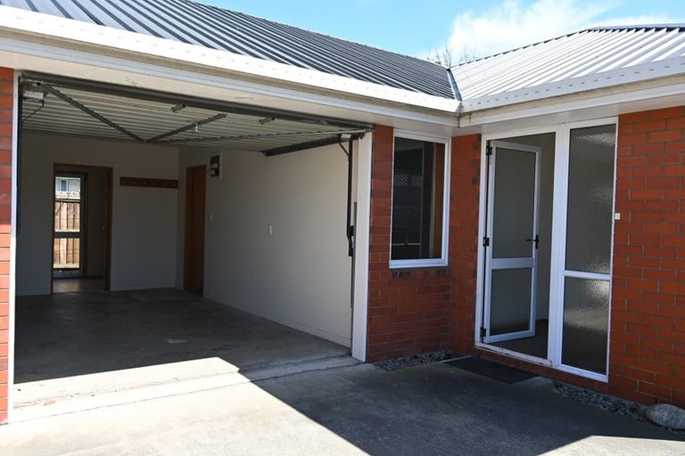 Photo of property in 2/18 Burdale Street, Riccarton, Christchurch, 8011