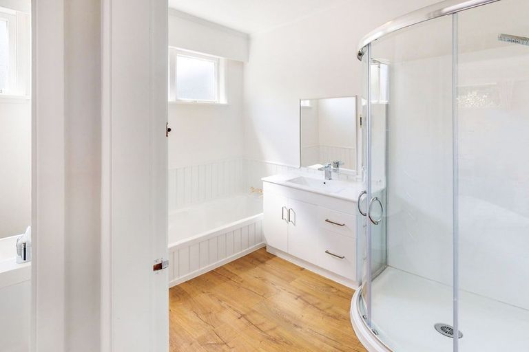 Photo of property in 68 Acacia Avenue, Maungaraki, Lower Hutt, 5010