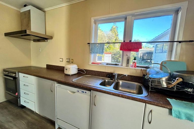 Photo of property in 88 Glendene Avenue, Glendene, Auckland, 0602