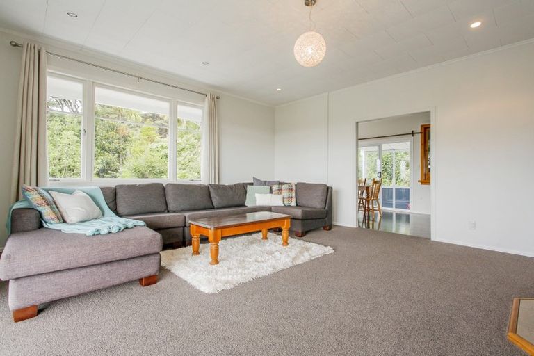 Photo of property in 25 Christian Road, Swanson, Auckland, 0614