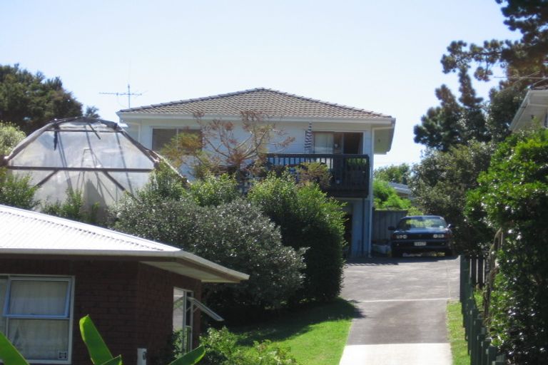 Photo of property in 2/27 Sispara Place, Beach Haven, Auckland, 0626