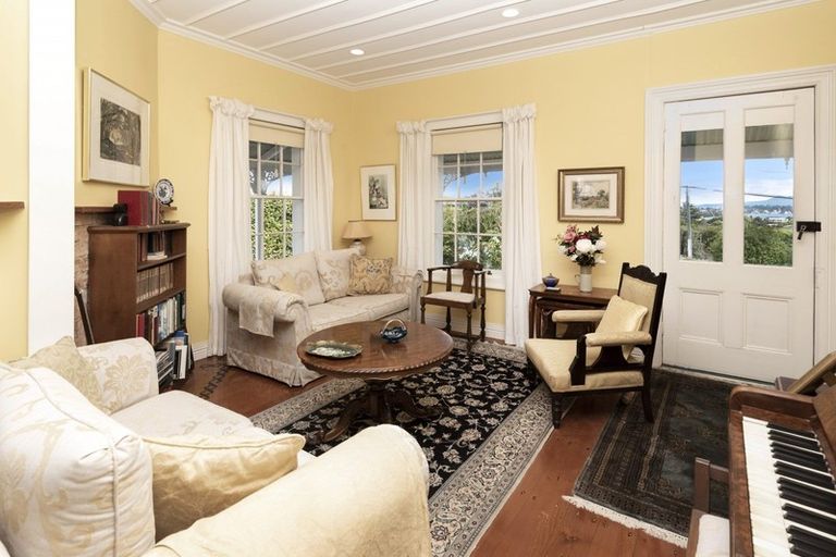 Photo of property in 159 Bleakhouse Road, Mellons Bay, Auckland, 2014