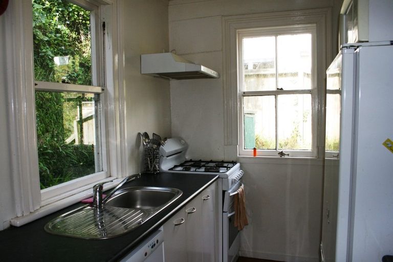 Photo of property in 143 Wadestown Road, Wadestown, Wellington, 6012