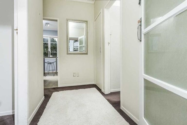 Photo of property in 78a Lake Road, Narrow Neck, Auckland, 0624