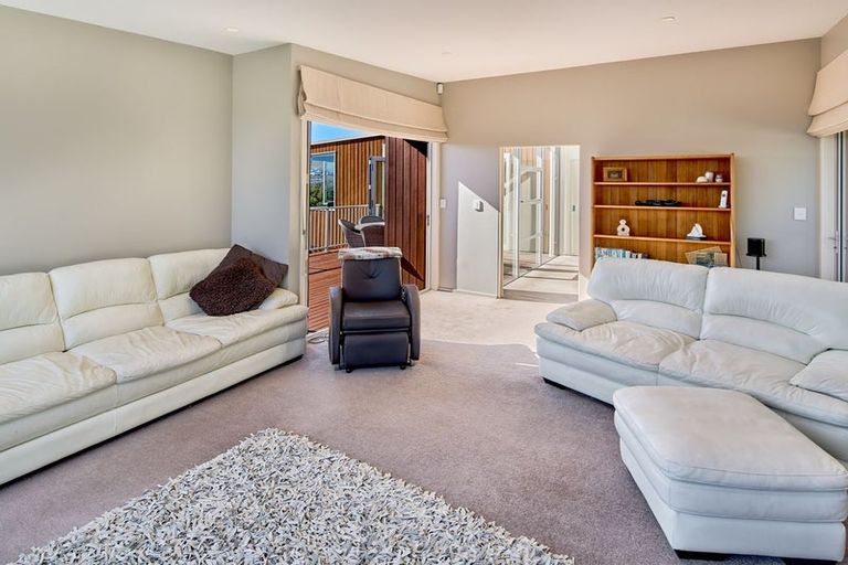 Photo of property in 53 Exploration Way, Whitby, Porirua, 5024