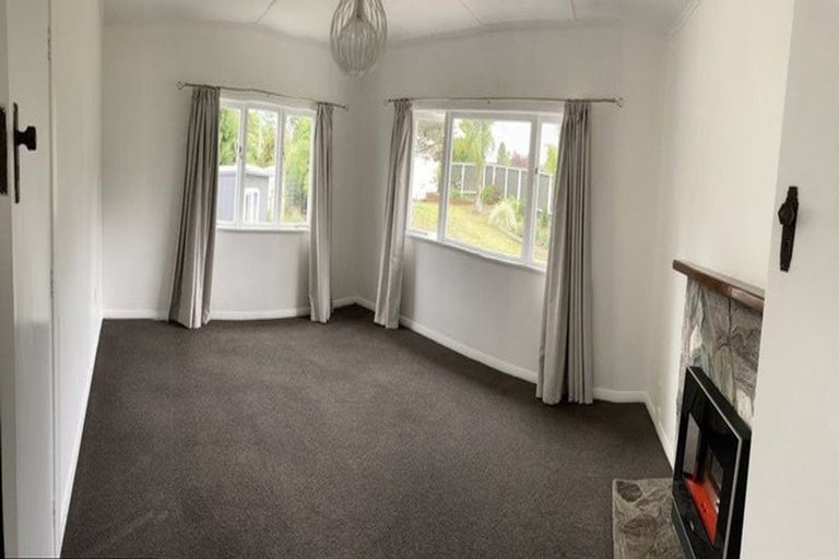 Photo of property in 18 Kent Terrace, Riverhead, 0820