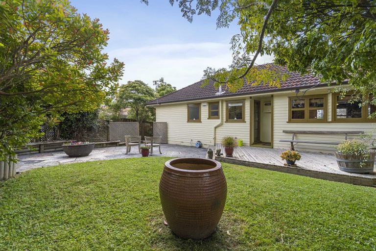 Photo of property in 112c Woodglen Road, Glen Eden, Auckland, 0602