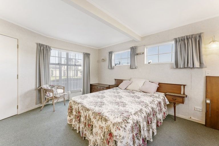 Photo of property in 70 Karewa Parade, Papamoa Beach, Papamoa, 3118