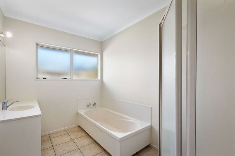 Photo of property in 32 Belmont Rise, Katikati, 3129