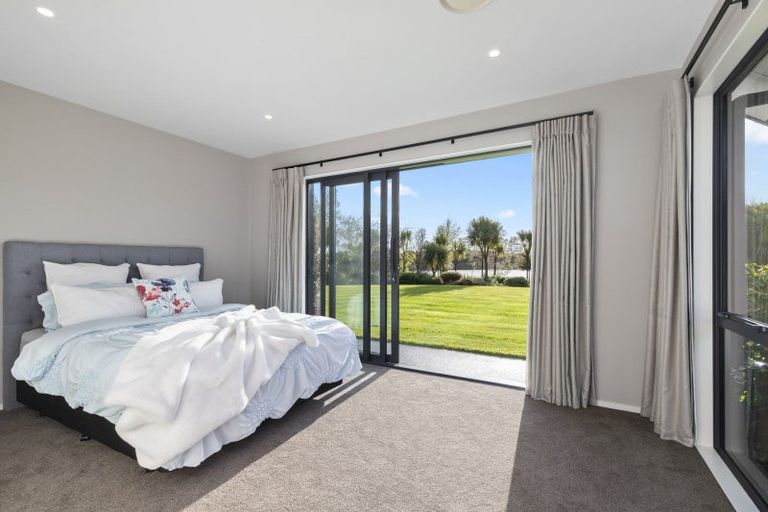 Photo of property in 98 Bushlake Way, Kingseat, Papakura, 2580