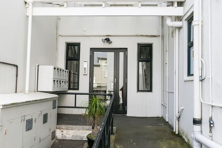 Photo of property in 3/24 Elizabeth Street, Mount Victoria, Wellington, 6011