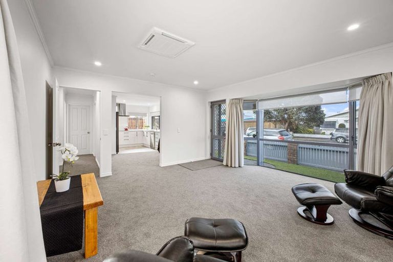 Photo of property in 4/49 Sackville Street, Fitzroy, New Plymouth, 4312