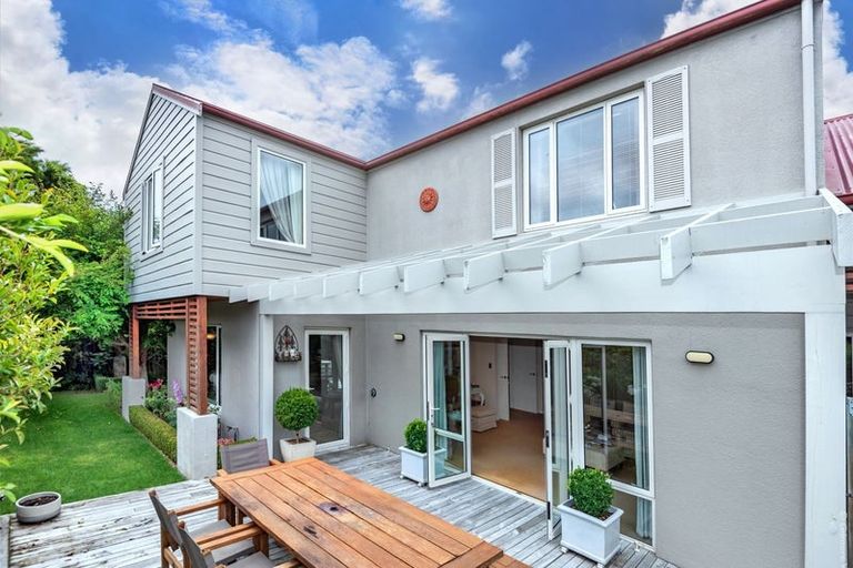 Photo of property in 11a Prossers Road, Saint Martins, Christchurch, 8022