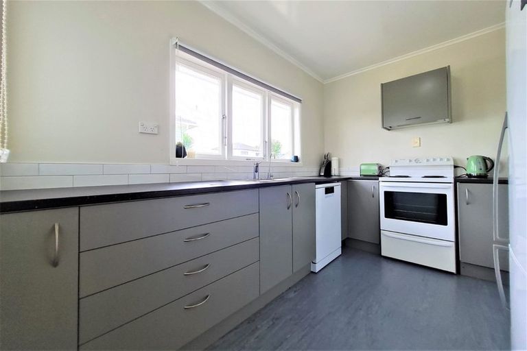 Photo of property in 1/47 Clevedon Road, Papakura, 2110