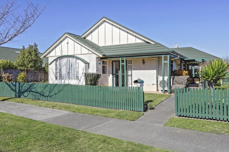 Photo of property in 1b Knightsbridge Place, Taradale, Napier, 4112