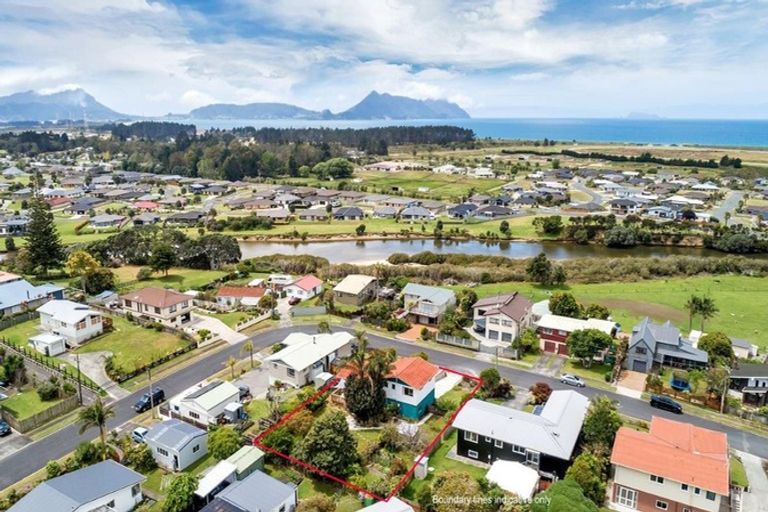 Photo of property in 12 Seaview Road, Ruakaka, 0116
