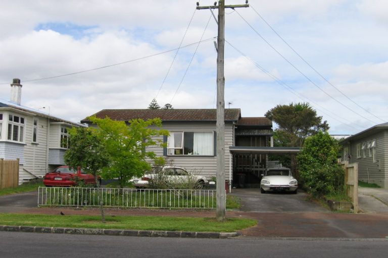 Photo of property in 98 Huia Road, Point Chevalier, Auckland, 1022