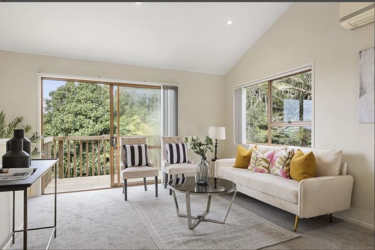 Photo of property in 1/807 East Coast Road, Northcross, Auckland, 0630