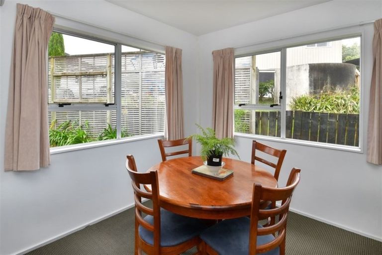 Photo of property in 44b Brian Crescent, Stanmore Bay, Whangaparaoa, 0932