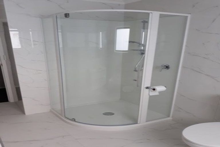 Photo of property in 128 Johnstone Drive, Fitzherbert, Palmerston North, 4410