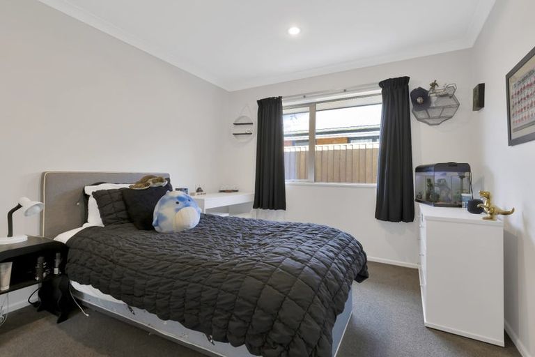 Photo of property in 19 Franklin Drive, Rangiora, 7400