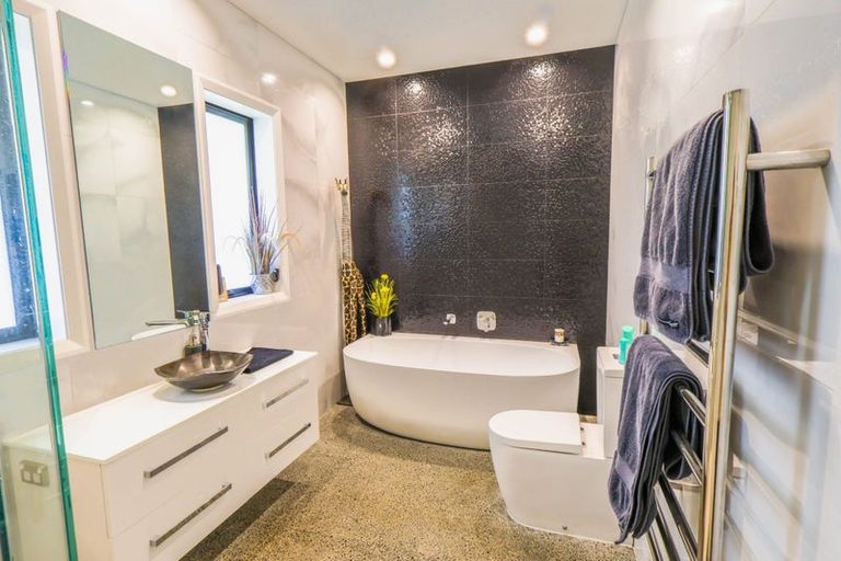 Photo of property in 57 Hawaiian Parade, Arkles Bay, Whangaparaoa, 0932