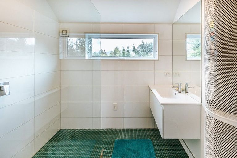 Photo of property in 2 Wineberry Lane, Wanaka, 9305