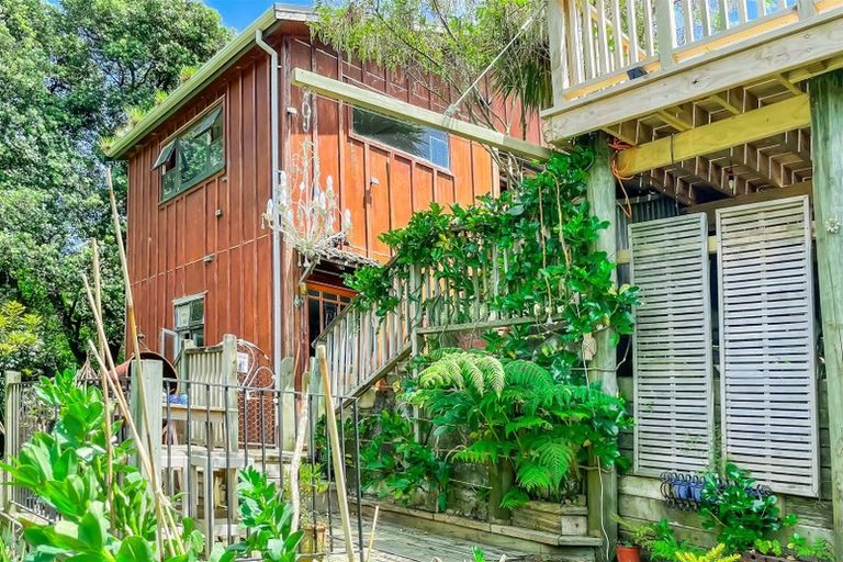 Photo of property in 72 Tilley Road, Paekakariki, 5034