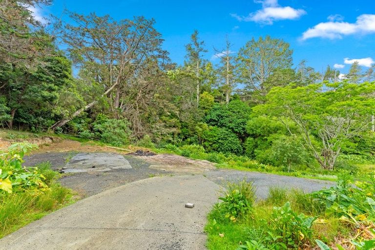 Photo of property in 10 Hobbs Road, Matakatia, Whangaparaoa, 0930