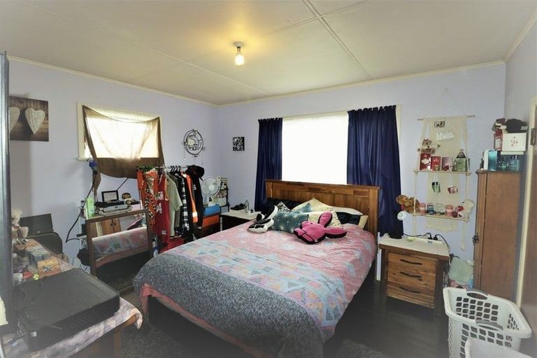Photo of property in 28 Titoki Street, Castlecliff, Whanganui, 4501