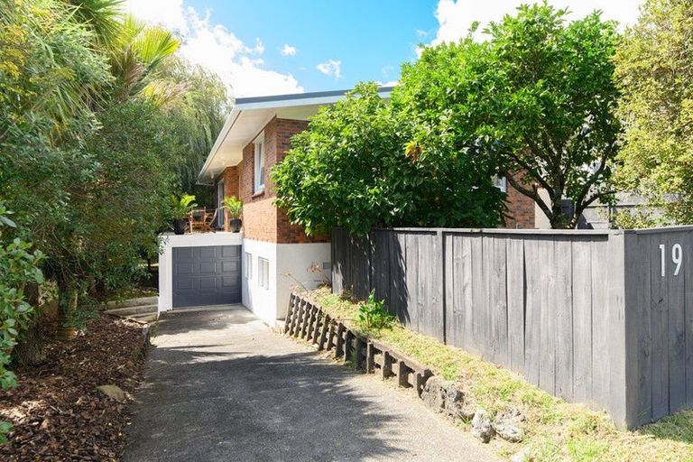 Photo of property in 19 Kereru Street, Henderson, Auckland, 0612