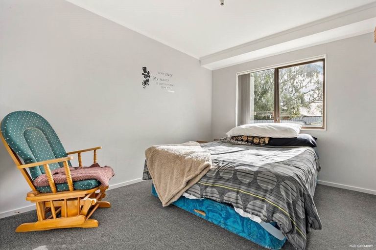 Photo of property in 2/31 Sutton Crescent, Papakura, 2110