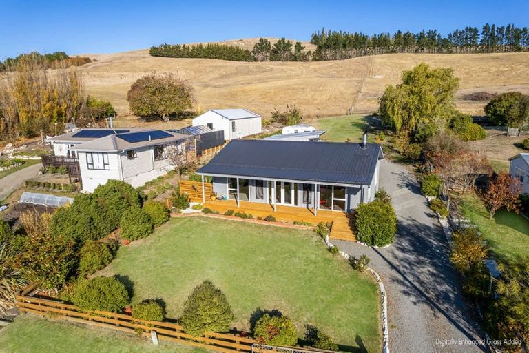Photo of property in 21 Oxford Street, Waikari, 7420
