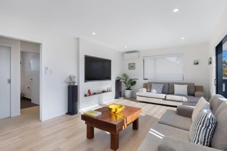 Photo of property in 1046b Papamoa Beach Road, Papamoa Beach, Papamoa, 3118