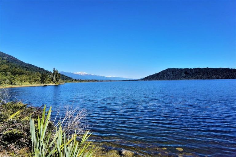 Photo of property in 19 Main Road, Harihari, 7884