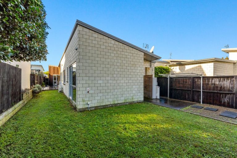 Photo of property in 33 Kanuka Road, Hobsonville, Auckland, 0616