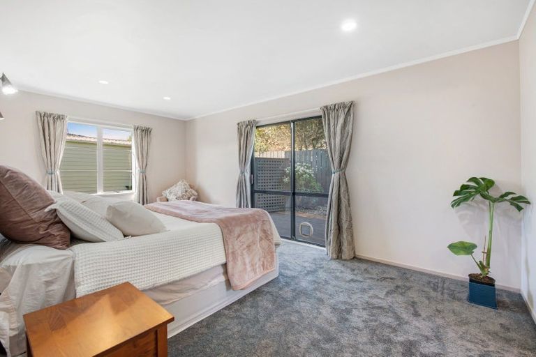 Photo of property in 8a Melandra Road, Stanmore Bay, Whangaparaoa, 0932