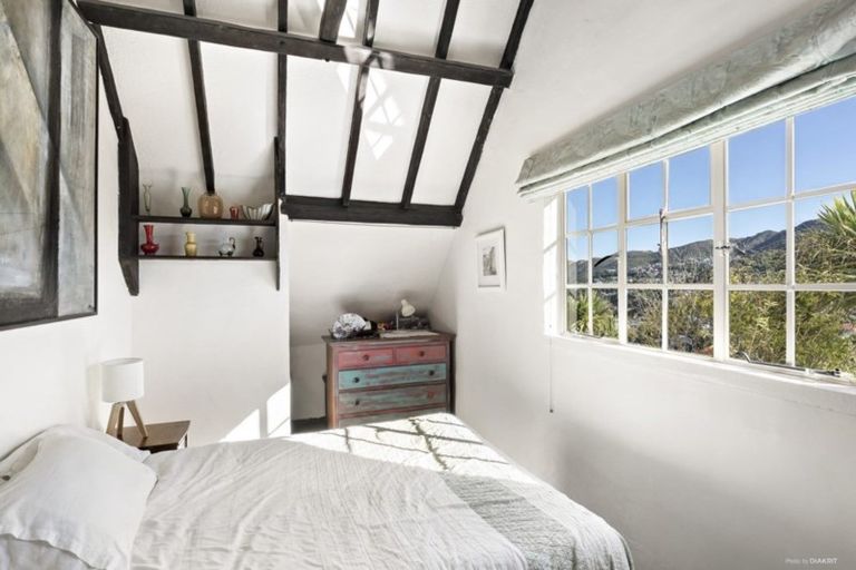 Photo of property in 42 Nicholson Road, Khandallah, Wellington, 6035