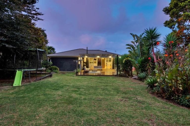 Photo of property in 10 Hamlet Place, Pukekohe, 2120