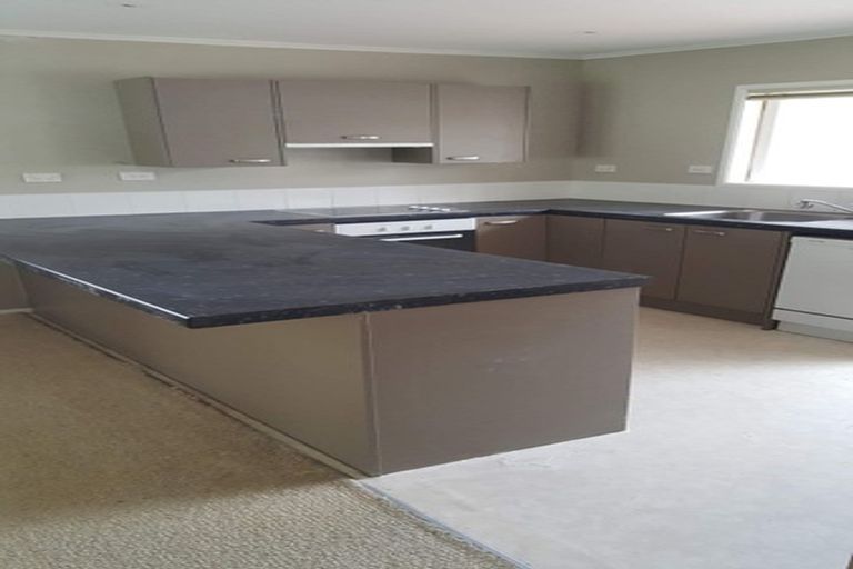 Photo of property in 17 Amberley Avenue, Te Atatu South, Auckland, 0610