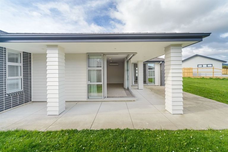 Photo of property in 162 Pacific Drive, Fitzherbert, Palmerston North, 4410
