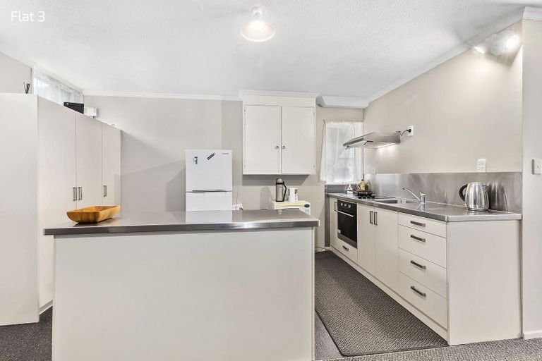 Photo of property in 5 Coates Street, Tawa, Wellington, 5028